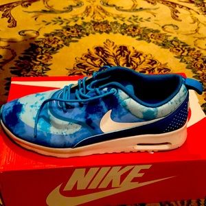 Gently used Nike sneakers